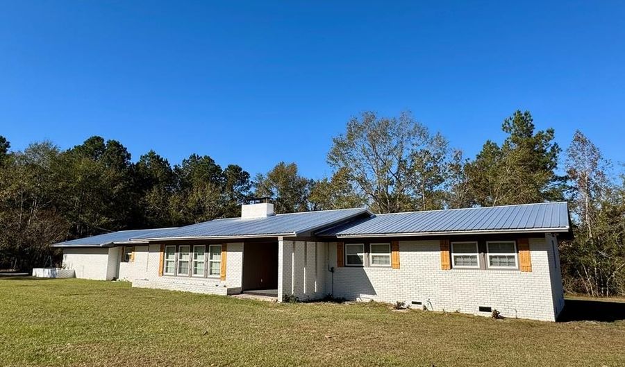 405 N. Broughton St, Ailey, GA 30410 - 4 Beds, 3 Bath