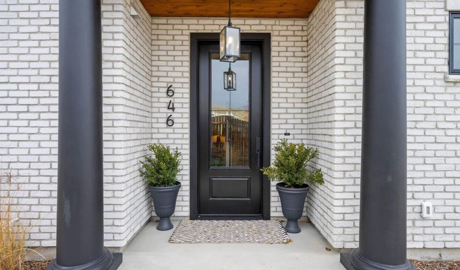 646 N Avenue H Ave, Boise, ID 83712 - 3 Beds, 4 Bath