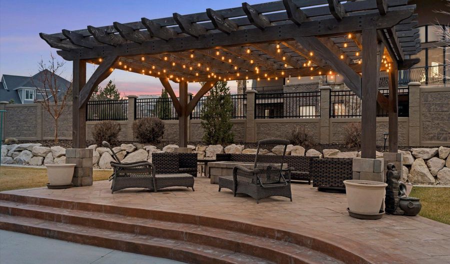 14738 S CURRANT Crk W, Bluffdale, UT 84065 - 5 Beds, 4 Bath