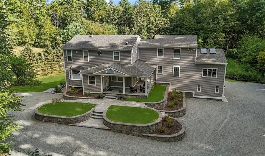 37 Dye Hill Rd, Hopkinton, RI 02832 - 4 Beds, 4 Bath