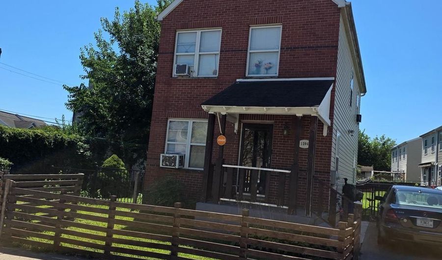 1206 PARRISH St, Philadelphia, PA 19123 - 3 Beds, 2 Bath