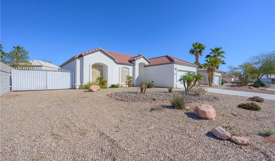 2911 Los Pueblos Dr, Bullhead City, AZ 86429 - 3 Beds, 2 Bath