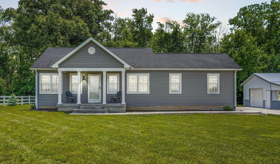 5293 Duvall Rd, Ashville, OH 43103 - 3 Beds, 2 Bath