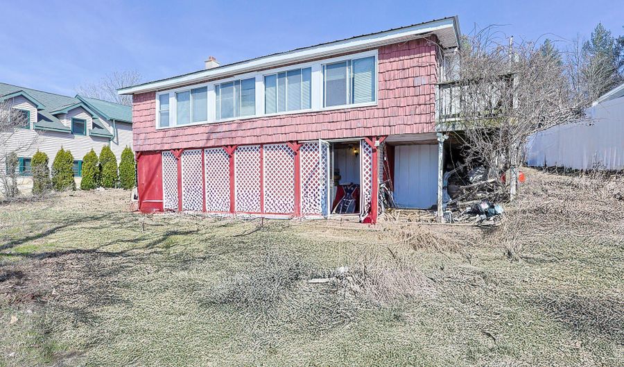 692 Lake 16 Dr, Allegan, MI 49010 - 3 Beds, 2 Bath