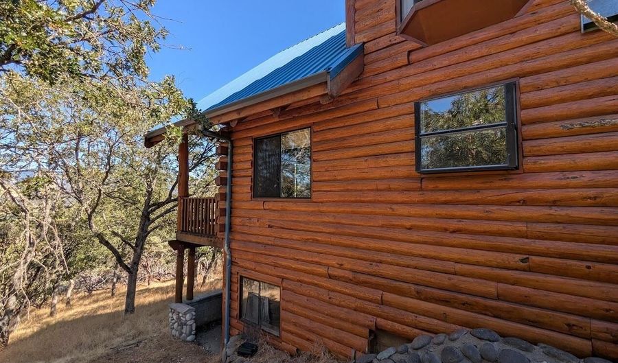 195 Timberlake Dr, Ashland, OR 97520 - 3 Beds, 2 Bath