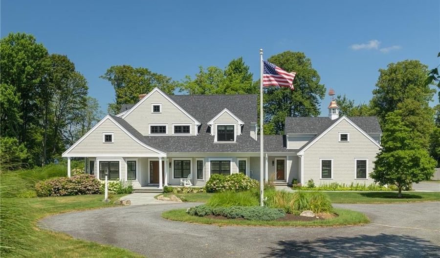 60 Van Wickle Ln, Bristol, RI 02809 - 5 Beds, 4 Bath