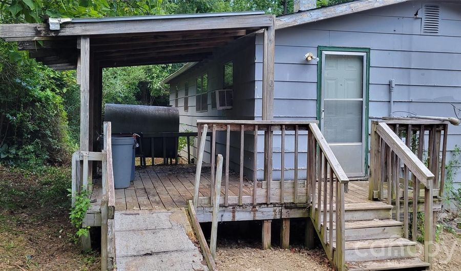 76 Webb Cove Rd, Asheville, NC 28804 - 3 Beds, 1 Bath
