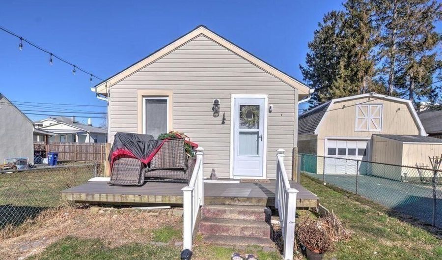 604 12th Ave Back House, Belmar, NJ 07719 - 2 Beds, 1 Bath