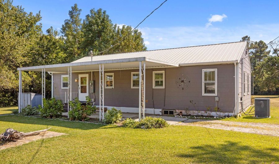376 Shell Rd, Atlantic, NC 28511 - 3 Beds, 2 Bath
