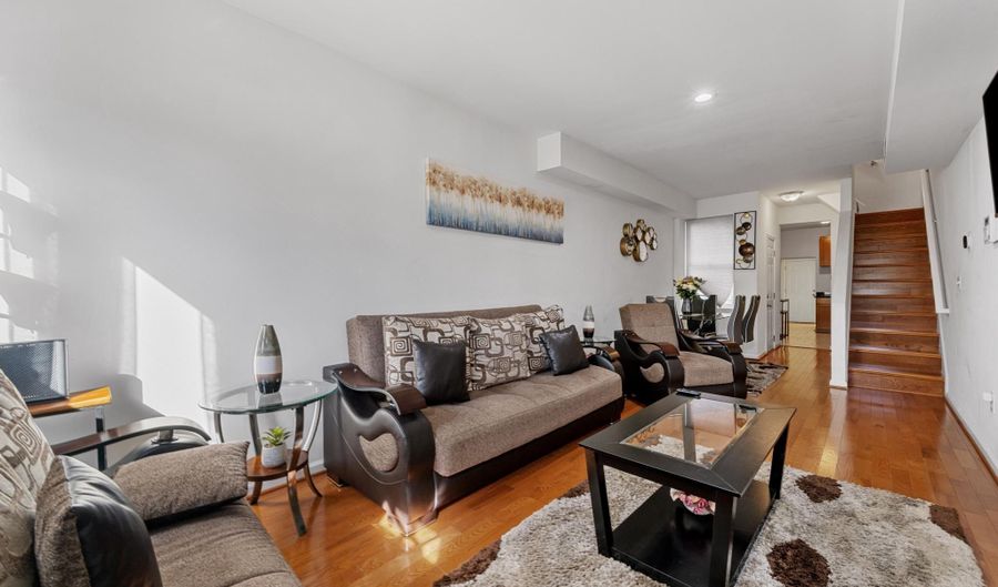 831 S MONTFORD Ave S, Baltimore, MD 21224 - 2 Beds, 2 Bath