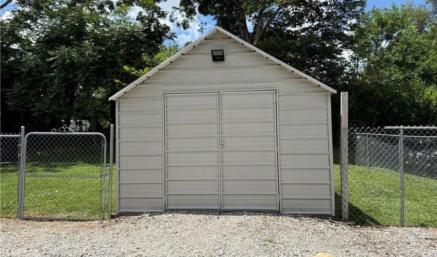619 N 10th St, Atchison, KS 66002 - 4 Beds, 2 Bath