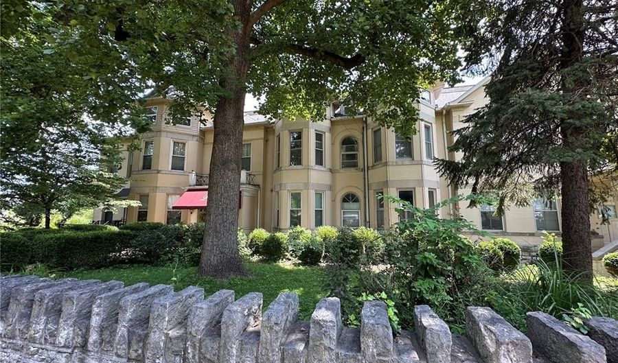 417 Prospect St G, Alton, IL 62002 - 2 Beds, 2 Bath