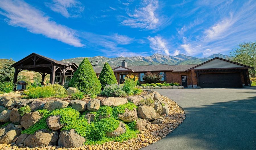 1801 N FORT CANYON Rd, Alpine, UT 84004 - 6 Beds, 3 Bath