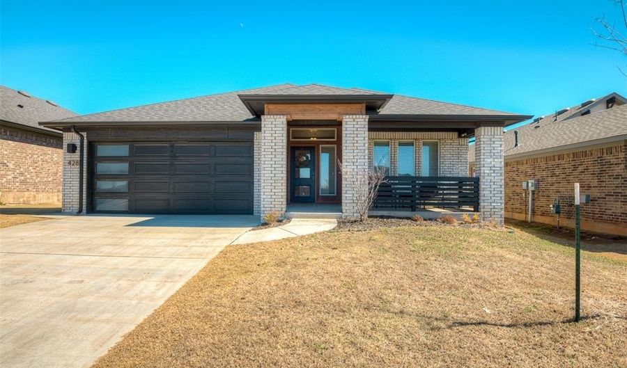 428 Vista Dr, Yukon, OK 73099 - 4 Beds, 2 Bath