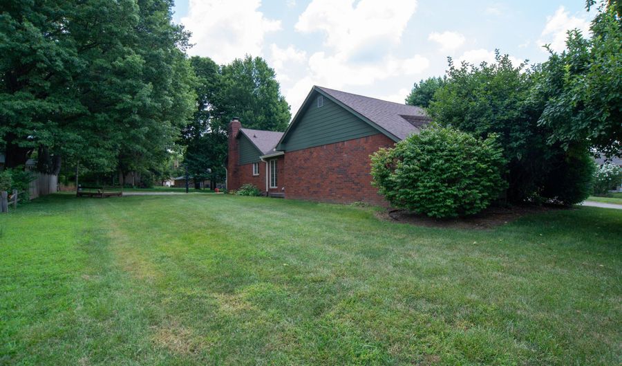 8841 Rocky Ridge Rd, Indianapolis, IN 46217 - 4 Beds, 3 Bath