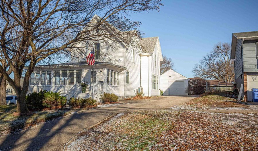503 E Lucas St, Algona, IA 50511 - 3 Beds, 2 Bath