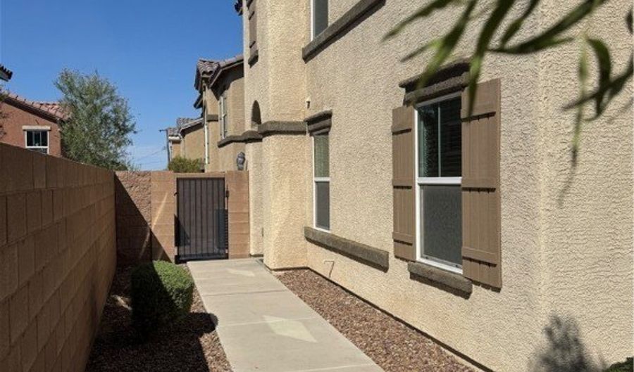 1055 Admiral Emblem St, Henderson, NV 89015 - 3 Beds, 3 Bath