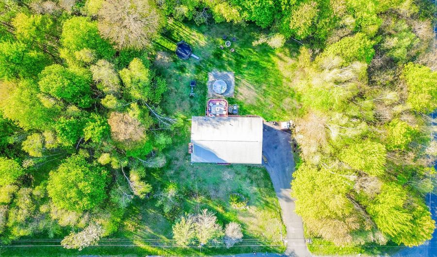2083 Sun Valley Dr, Blakeslee, PA 18610 - 3 Beds, 2 Bath