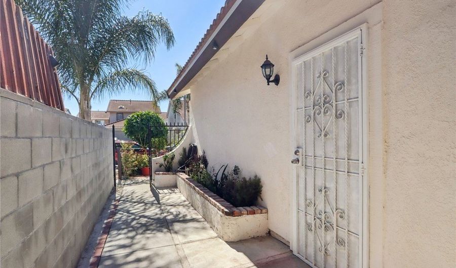 310 S Paulsen Ave, Compton, CA 90220 - 2 Beds, 1 Bath