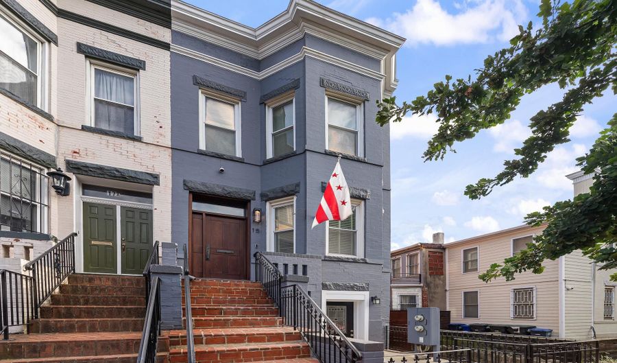 15 SEATON Pl NE 2, Washington, DC 20002 - 3 Beds, 3 Bath