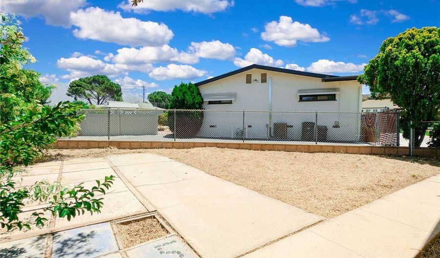 11674 Oak Ln, Yucaipa, CA 92399 - 3 Beds, 2 Bath