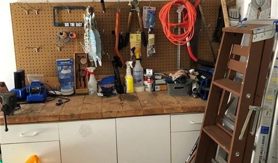 70 Mohawk St, Cumberland, RI 02864 - 3 Beds, 2 Bath