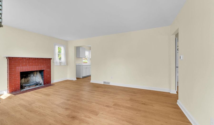 3201 12TH St S, Arlington, VA 22204 - 4 Beds, 2 Bath