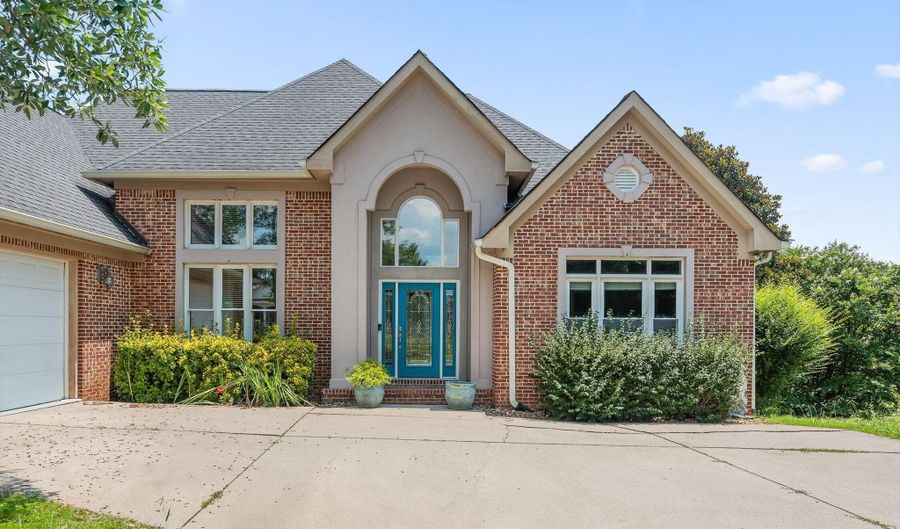 9056 Crystal Brook Dr, Apison, TN 37302 - 3 Beds, 4 Bath