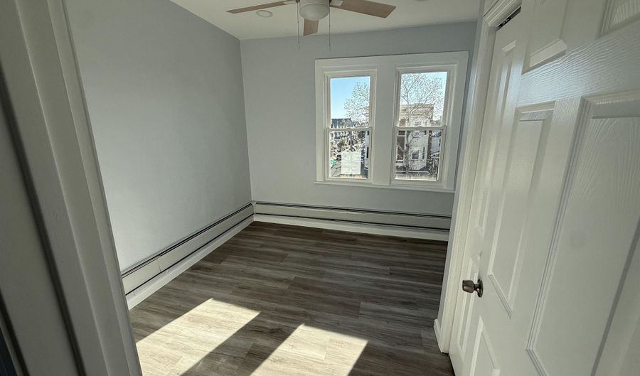 375 KENNEDY Blvd 4, Bayonne, NJ 07002 - 3 Beds, 1 Bath