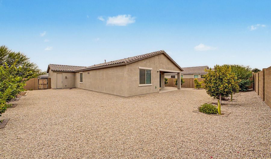1640 E WALTER Dr, Casa Grande, AZ 85122 - 4 Beds, 3 Bath