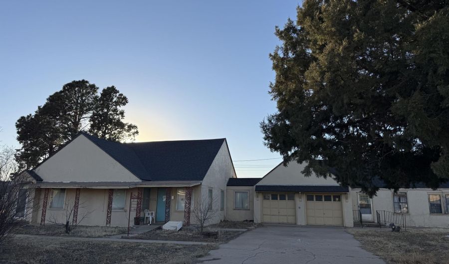 809 Avenue E, Abernathy, TX 79311 - 3 Beds, 2 Bath