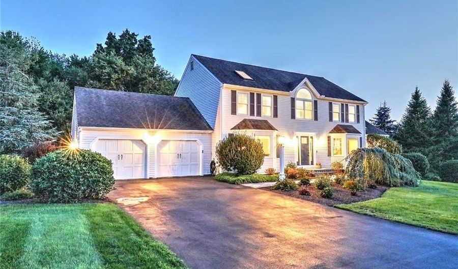 96 Windsong Rd, Cumberland, RI 02864 - 4 Beds, 4 Bath