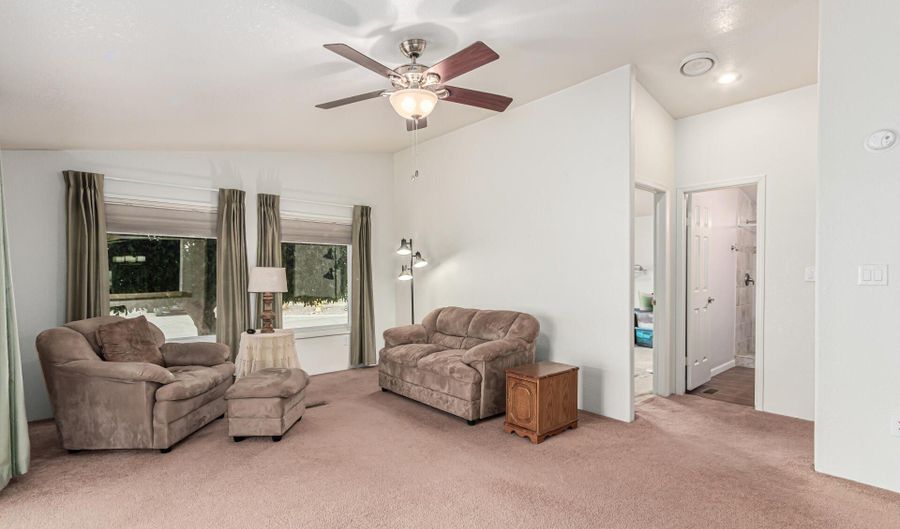 2208 W BASELINE Ave 171, Apache Junction, AZ 85120 - 3 Beds, 2 Bath