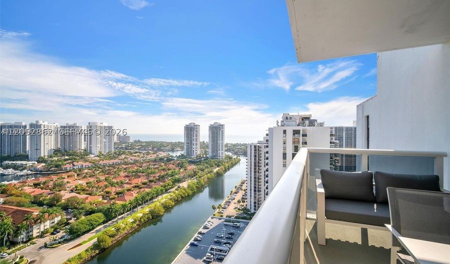 3625 N Country Club Dr Ph2, Aventura, FL 33180 - 2 Beds, 2 Bath
