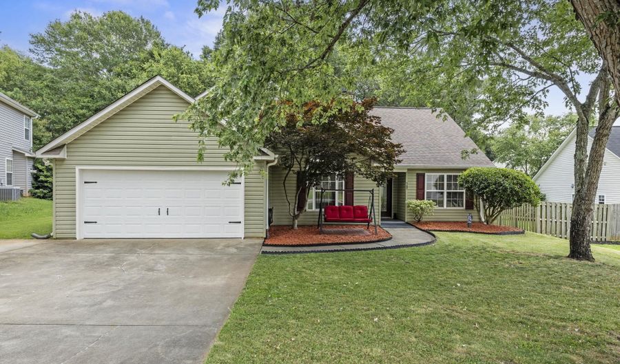 747 Onyx Cir, Boiling Springs, SC 29316 - 4 Beds, 3 Bath