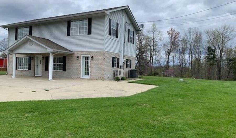 220 Lick Creek Rd, Whitley City, KY 42653 - 2 Beds, 2 Bath