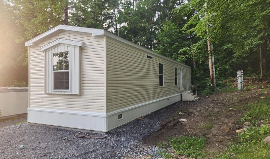 29 Dustin Dr, Bennington, VT 05201 - 2 Beds, 2 Bath