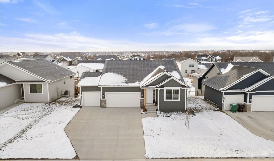 421 NE 57th Ct, Ankeny, IA 50021 - 3 Beds, 2 Bath