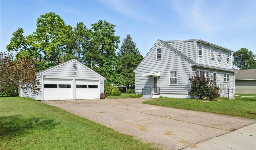 721 Harrison St, Anoka, MN 55303 - 4 Beds, 3 Bath