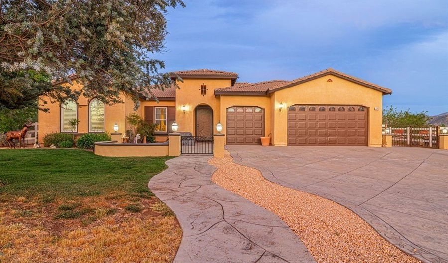 33442 Desert Rd, Acton, CA 93510 - 5 Beds, 3 Bath