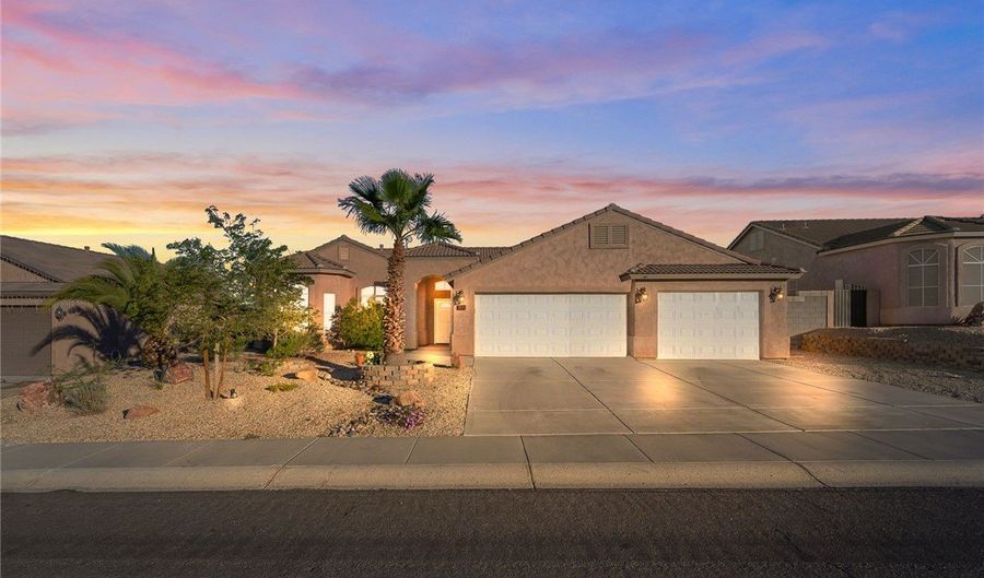 2767 La Paloma Dr, Bullhead City, AZ 86429 - 3 Beds, 2 Bath