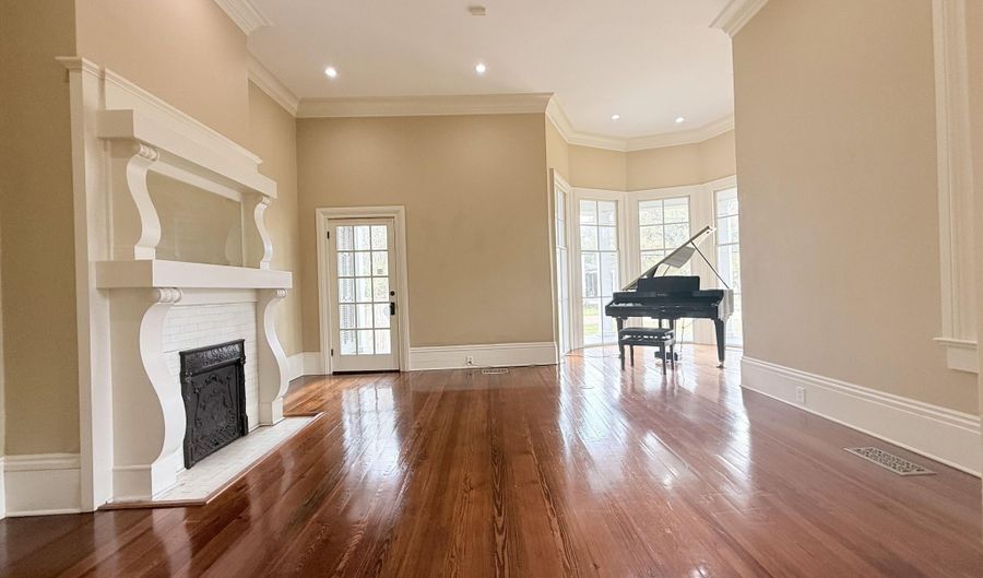 506 S Church St, Brookhaven, MS 39601 - 3 Beds, 4 Bath