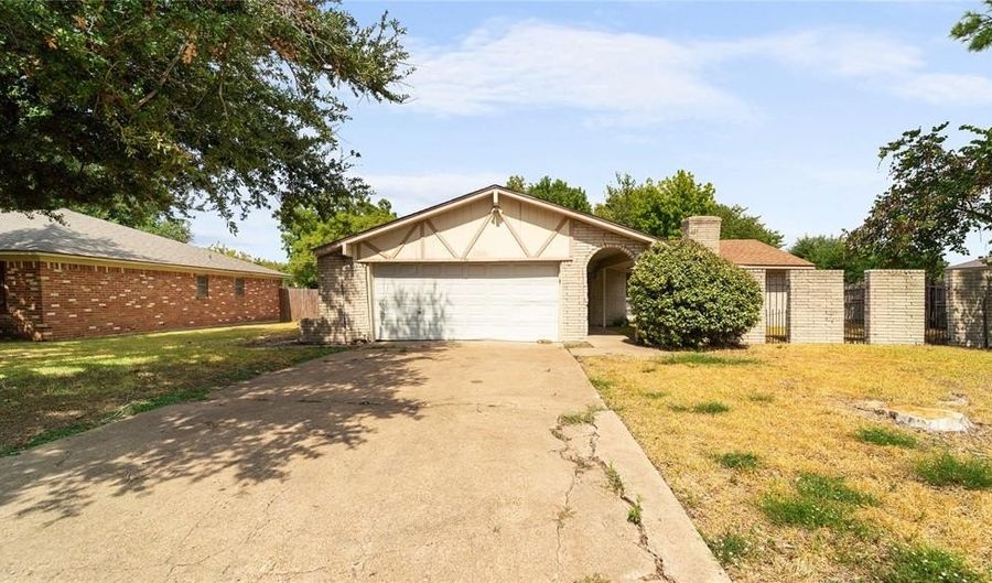110 Gregory Dr, Heath, TX 75032 - 3 Beds, 2 Bath