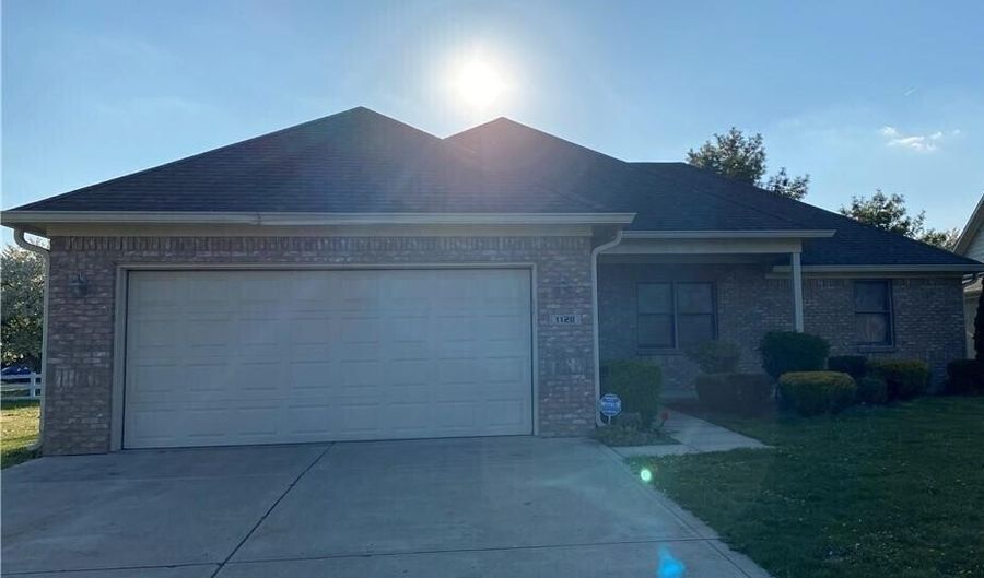 1128 Brookside Ct, Avon, IN 46123 - 3 Beds, 2 Bath