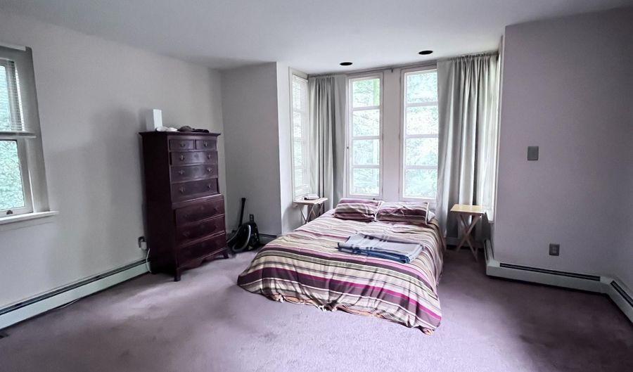 MORRIS ROAD GUEST HOUSE, Ambler, PA 19002 - 2 Beds, 1 Bath