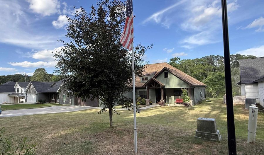 632 Hiram Dr, Bauxite, AR 72011 - 4 Beds, 3 Bath