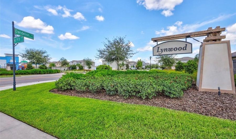 5432 RAINWOOD MEADOWS Dr, Apollo Beach, FL 33572 - 6 Beds, 3 Bath