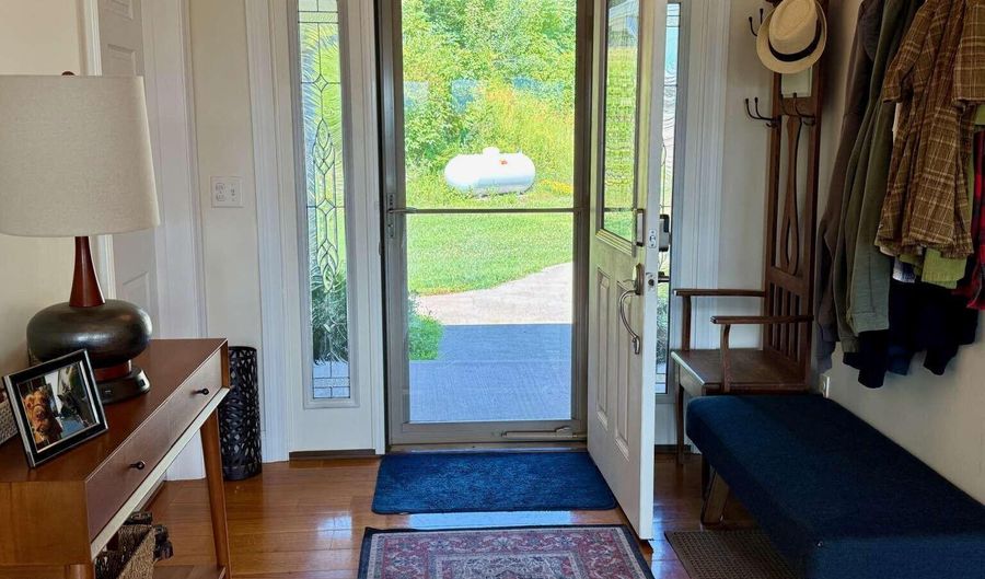 30 Aevo Rd, Accord, NY 12404 - 5 Beds, 6 Bath