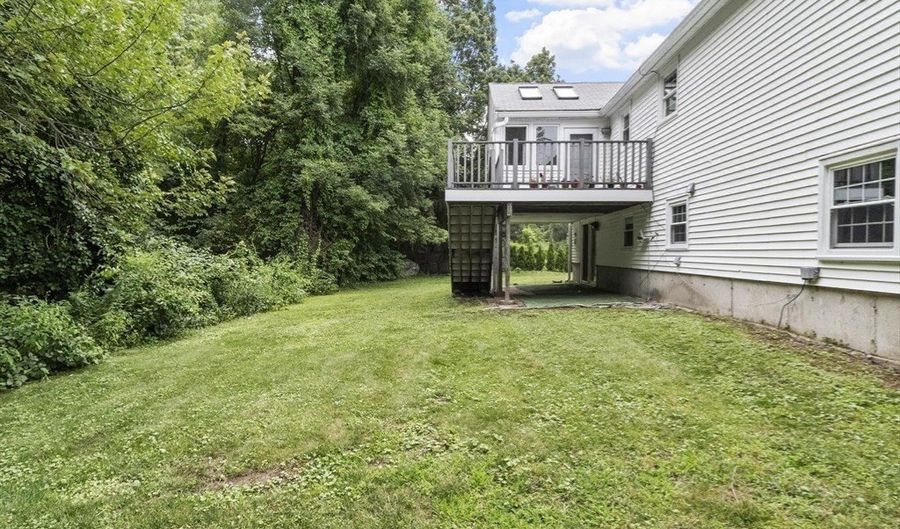 14 Olde Berry Rd, Andover, MA 01810 - 3 Beds, 3 Bath