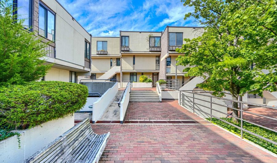 2206 DEERFERN CRESCENT Cres, Baltimore, MD 21209 - 3 Beds, 2 Bath